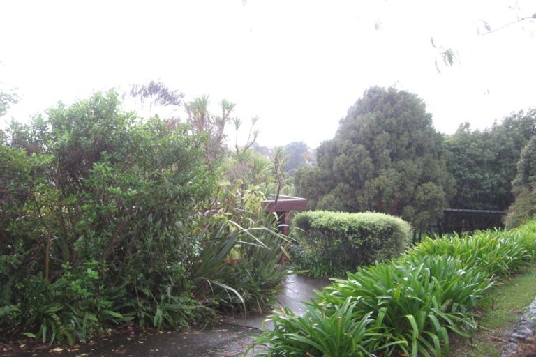 Photo of property in 16 Chilton Place, Howick, Auckland, 2014