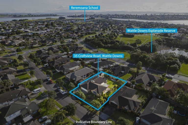 Photo of property in 35 Croftview Road, Wattle Downs, Auckland, 2103