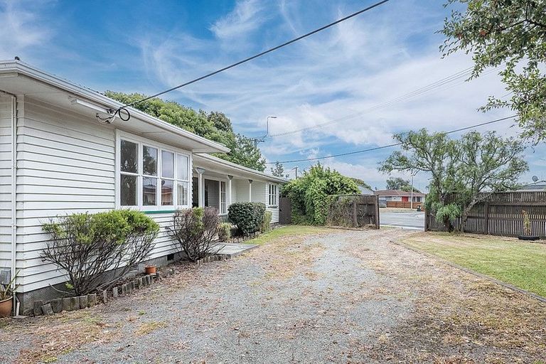 Photo of property in 12 Arawhata Road, Paraparaumu, 5032