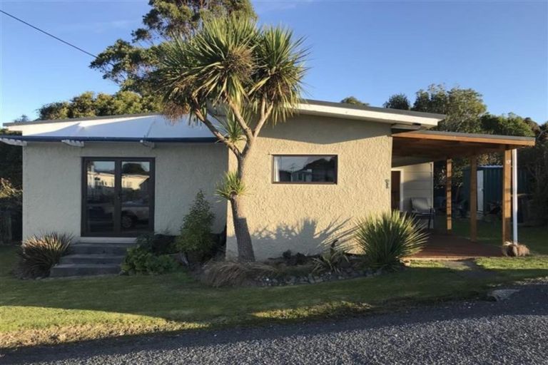 Photo of property in 17 Kowhai Street, Kaka Point, 9271