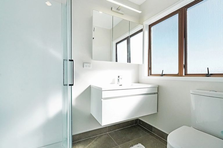 Photo of property in 9 Banksia Place, Goodwood Heights, Auckland, 2105