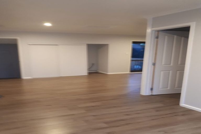 Photo of property in 8 Kumar Place, The Gardens, Auckland, 2105