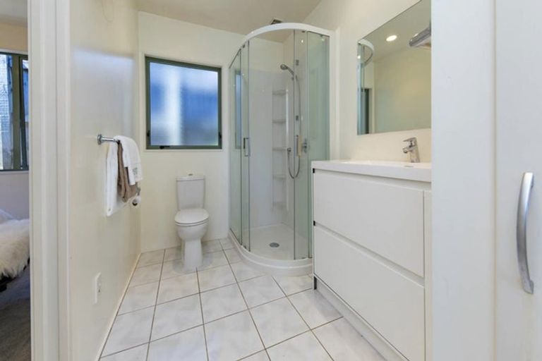 Photo of property in 90a Godley Road, Green Bay, Auckland, 0604