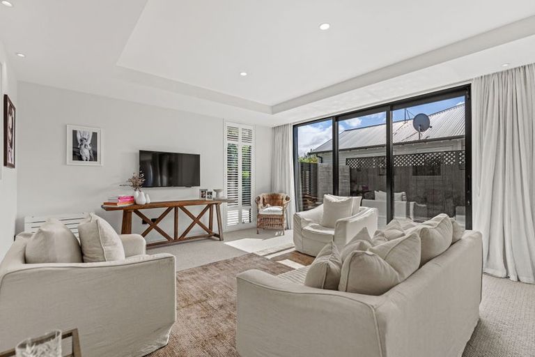 Photo of property in 114a Paparoa Street, Papanui, Christchurch, 8053