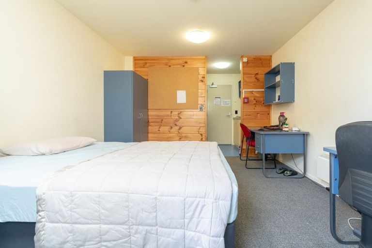 Photo of property in Basin Reserve Complex, 32/4 Sussex Street, Mount Cook, Wellington, 6021