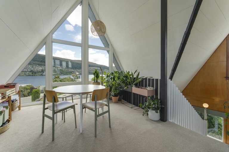 Photo of property in 696 Peninsula Road, Kelvin Heights, Queenstown, 9300