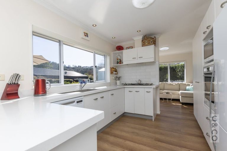 Photo of property in 2 Applemoors Way, Riverhead, 0820