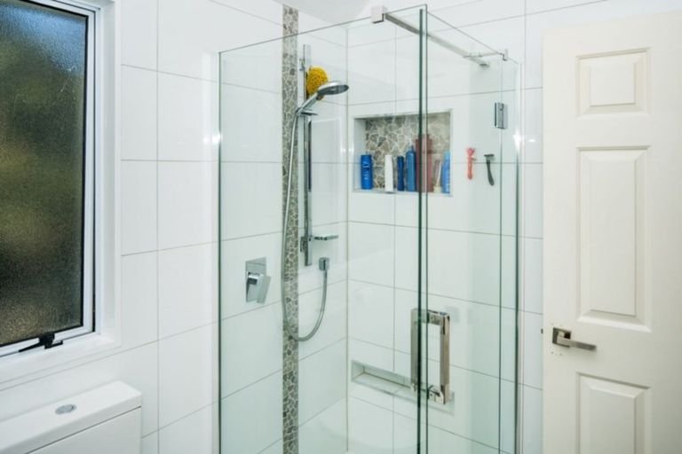 Photo of property in 24 Sailmaker Close, Whitby, Porirua, 5024