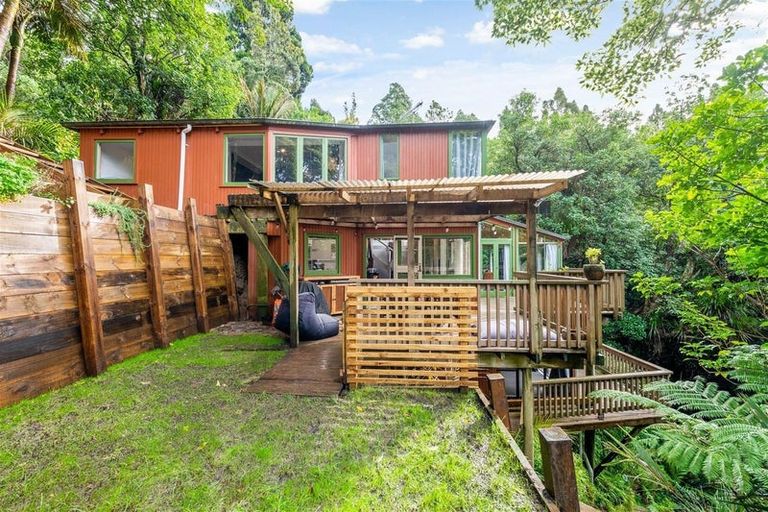 Photo of property in 40 Tanekaha Road, Titirangi, Auckland, 0604