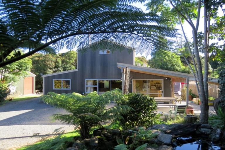Photo of property in 475 Driving Creek Road, Coromandel, 3506