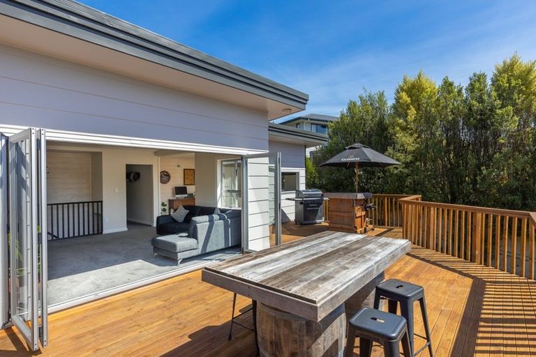 Photo of property in 11 Ranui Street, Waikawa, Picton, 7220