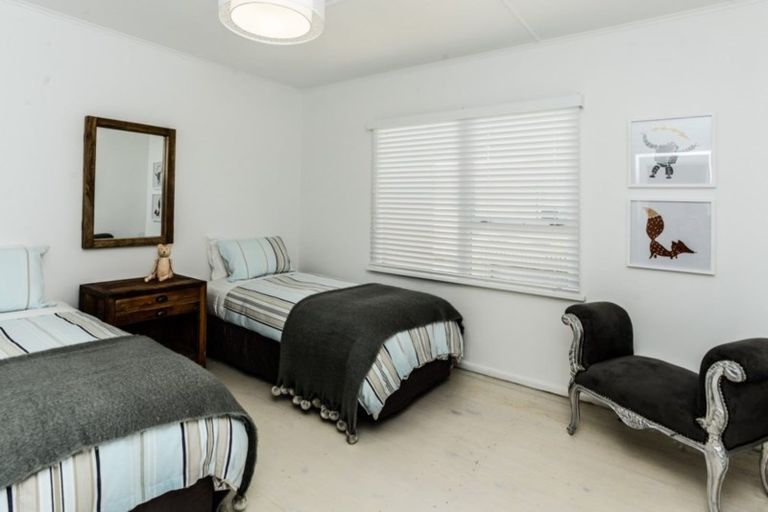 Photo of property in 243 Clifton Road, Te Awanga, 4102