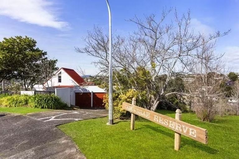 Photo of property in 22 Cairnbrae Court, Northcross, Auckland, 0632