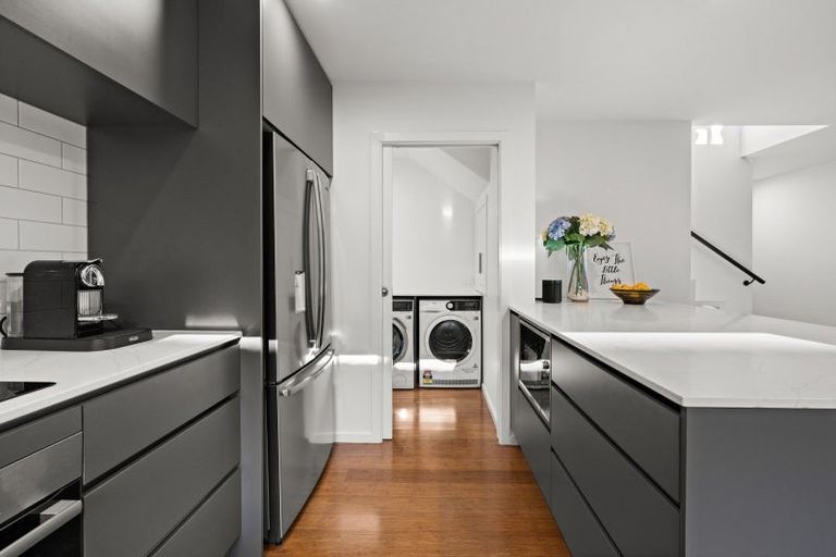 Photo of property in 19 Hospital Terrace, Hospital Hill, Napier, 4110