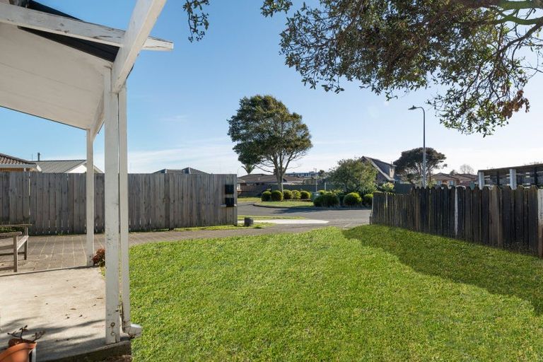 Photo of property in 2/10 Inverell Place, Mount Maunganui, 3116