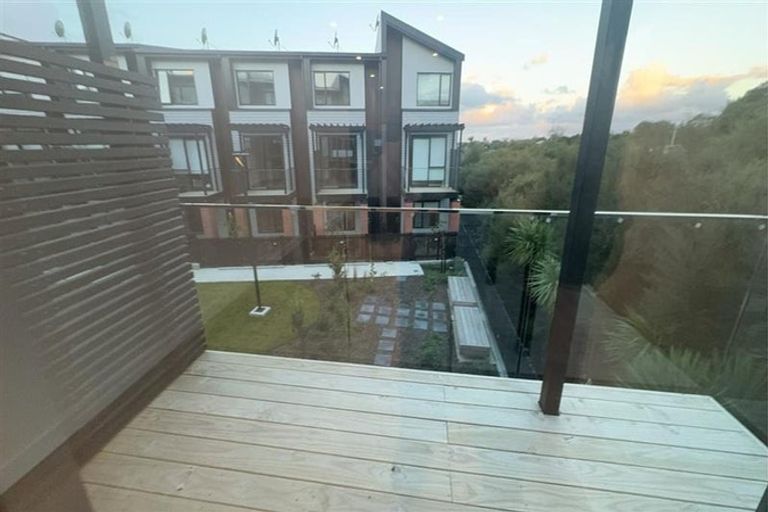 Photo of property in 48 Parkwood Avenue, Westgate, Auckland, 0614