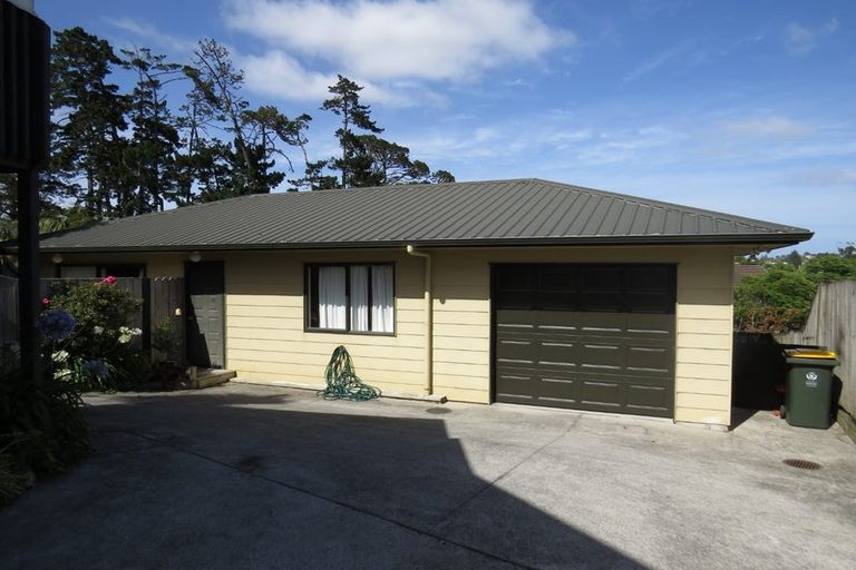 Photo of property in 147 Aviemore Drive, Highland Park, Auckland, 2010