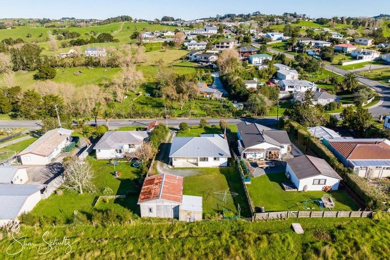 Photo of property in 30 Bickerstaffe Road, Maungaturoto, 0520