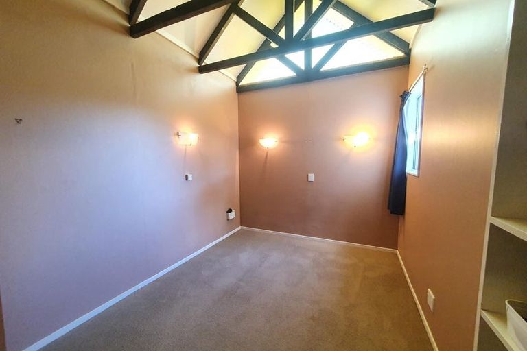 Photo of property in 39 Kaimanawa Street, Kelvin Grove, Palmerston North, 4414
