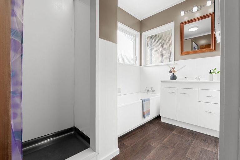 Photo of property in 1 Kingsley Street, St Andrews, Hamilton, 3200