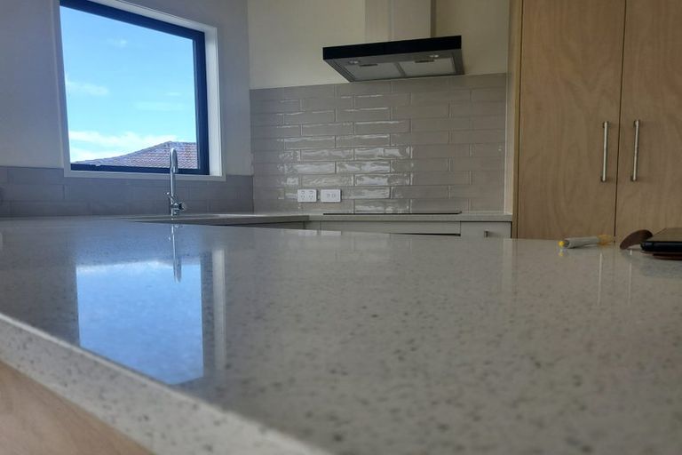 Photo of property in 36 Barbados Drive, Unsworth Heights, Auckland, 0632