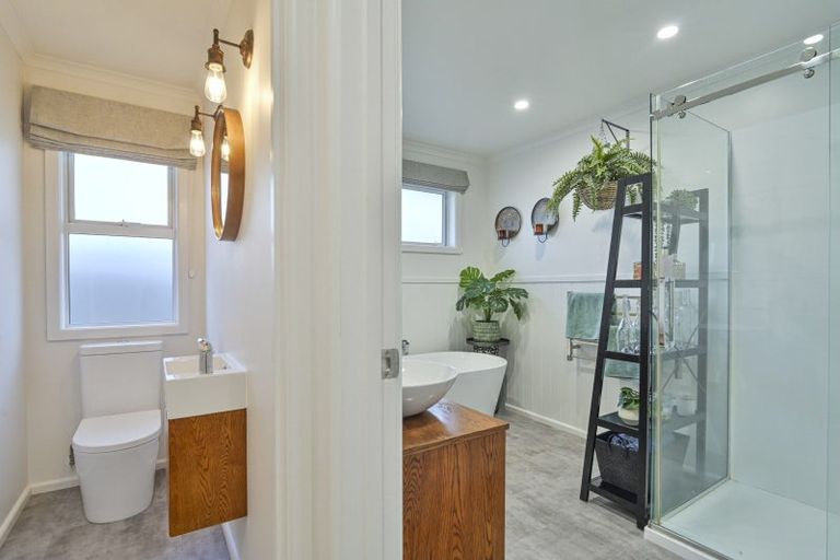 Photo of property in 3 James Cook Street, Havelock North, 4130