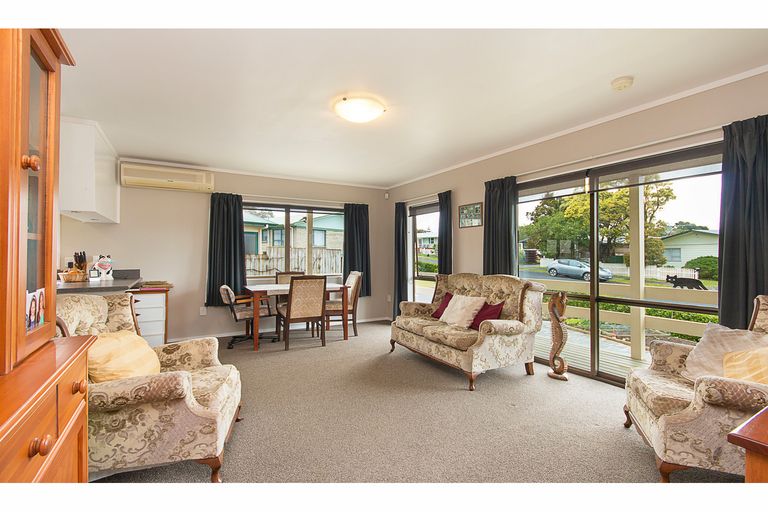 Photo of property in 4a Fernleigh Avenue, Waiuku, 2123
