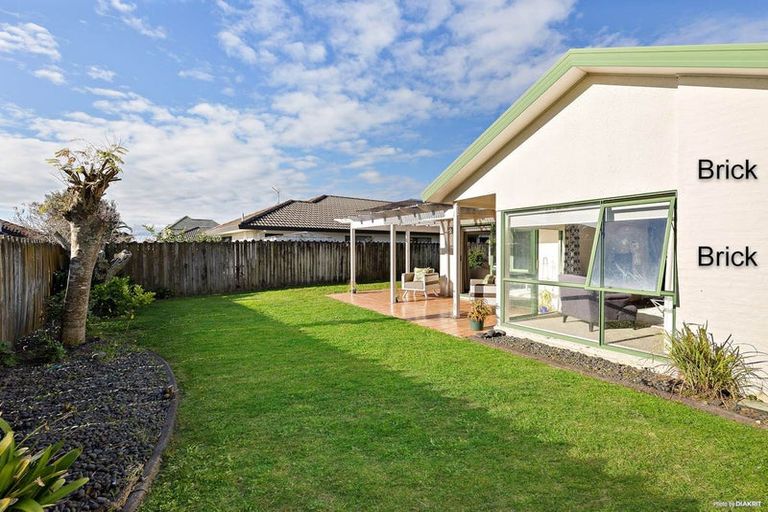 Photo of property in 6 Orohena Close, Northpark, Auckland, 2013