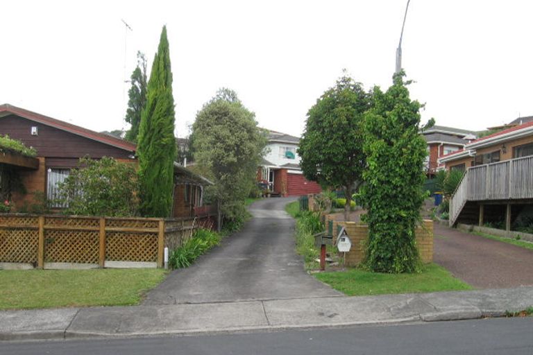 Photo of property in 2/5 Petrel Place, Massey, Auckland, 0614