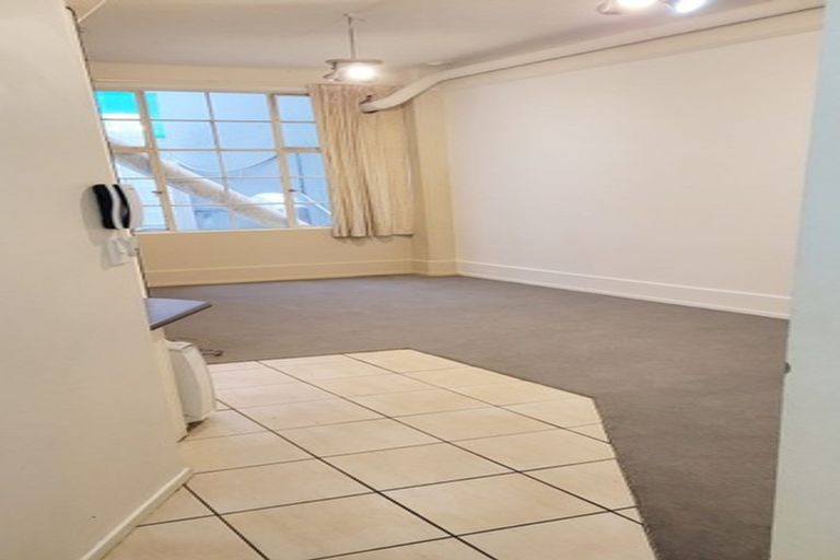 Photo of property in Haight Ashbury House, 2/11a Johnston Street, Wellington Central, Wellington, 6011