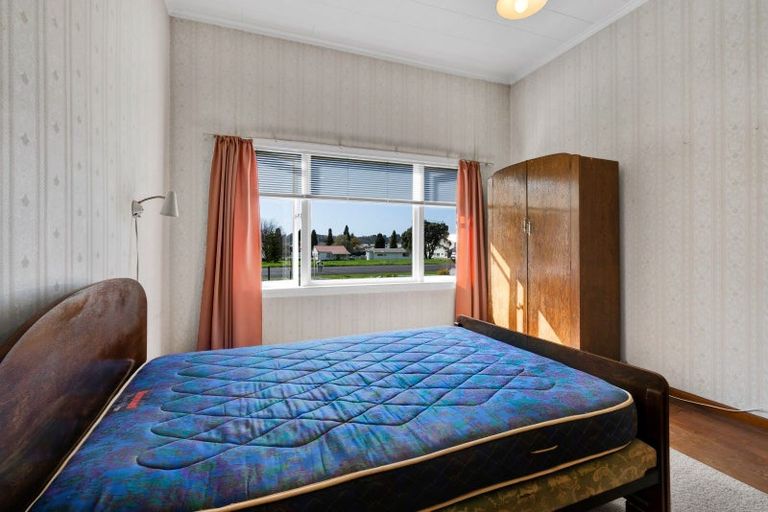 Photo of property in 35 Cracroft Street, Waitara, 4320