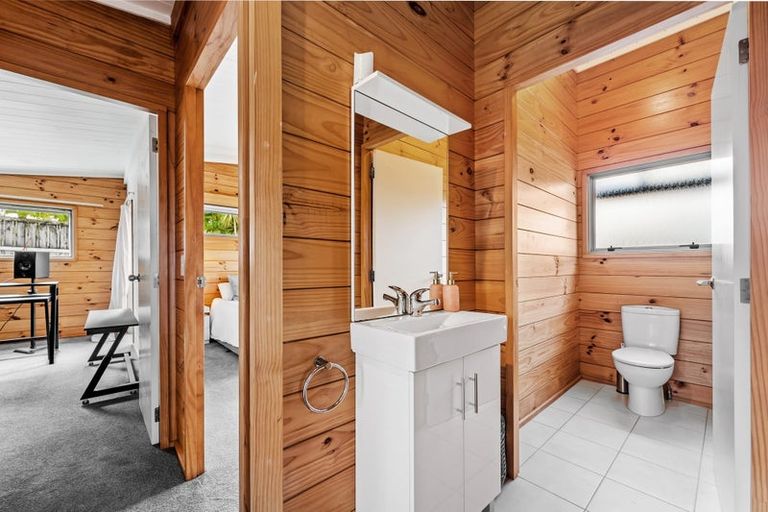 Photo of property in 79 Clinton Road, Tawharanui Peninsula, Warkworth, 0986