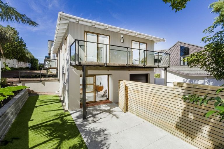 Photo of property in 1/23 Beach Road, Castor Bay, Auckland, 0620