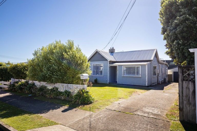 Photo of property in 129 Lemon Street, New Plymouth, 4312