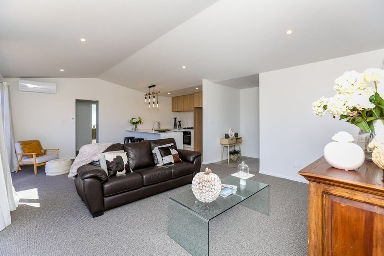 Photo of property in 6b Burns Street, Westown, New Plymouth, 4310