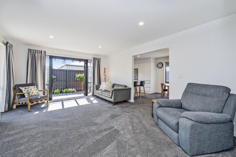 Photo of property in 65 Palmers Road, New Brighton, Christchurch, 8083