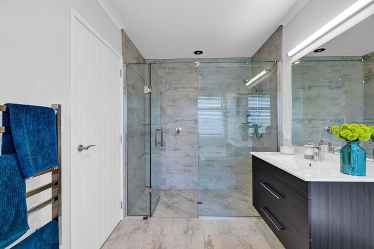 Photo of property in 3 Tupare Place, Highlands Park, New Plymouth, 4312