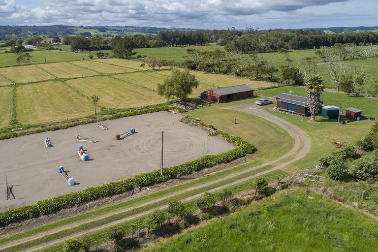 Photo of property in 85 Te Pua School Road, Helensville, 0875