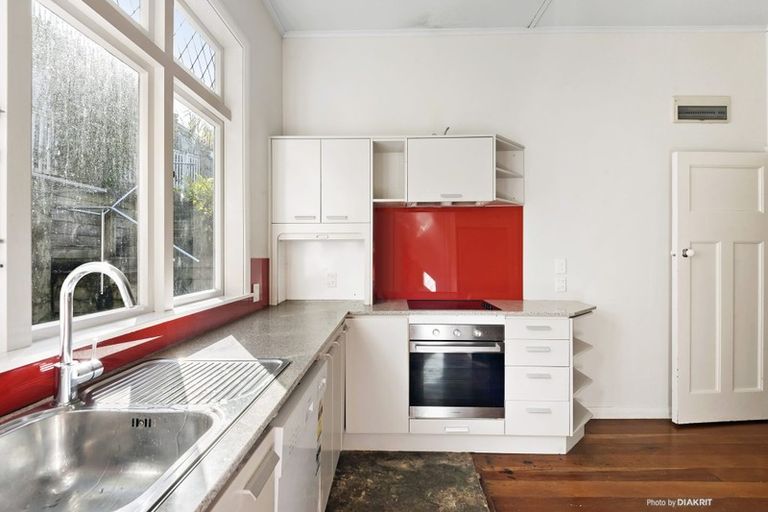 Photo of property in 63 Central Terrace, Kelburn, Wellington, 6012