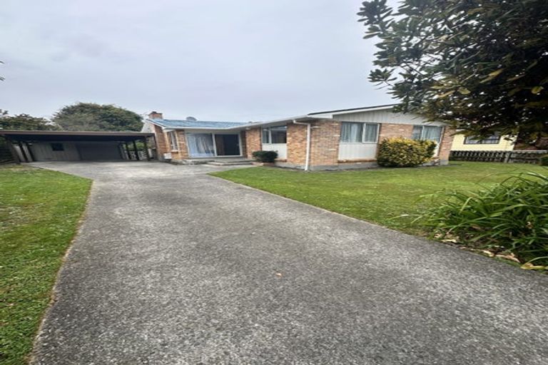 Photo of property in 15 Seattle Grove, Totara Park, Upper Hutt, 5018