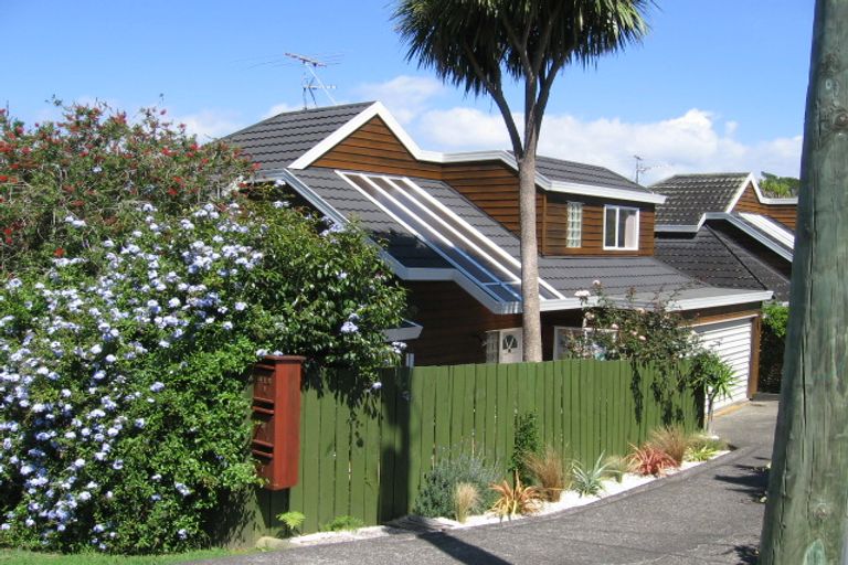Photo of property in 1/418 Beach Road, Mairangi Bay, Auckland, 0630