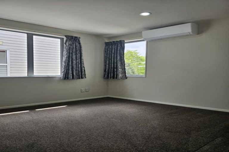Photo of property in 24c Grande Vue Road, Papatoetoe, Auckland, 2025