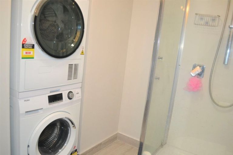 Photo of property in Hobson Court Flats, 54/70 Hobson Street, Thorndon, Wellington, 6011