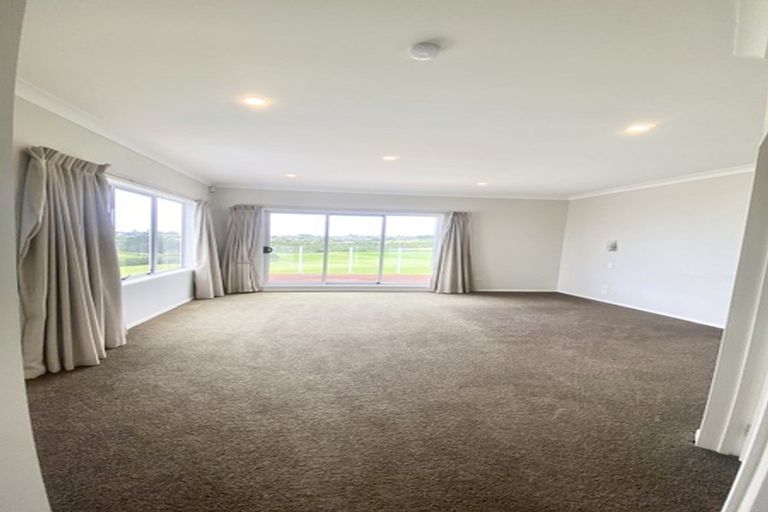 Photo of property in 17 Quedley Court, Eastern Beach, Auckland, 2012