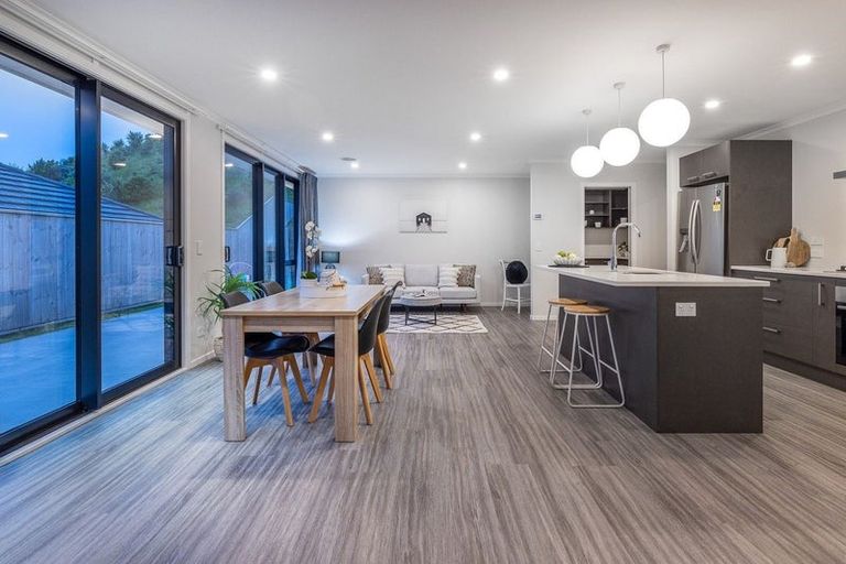 Photo of property in 22 Queen Charlotte Drive, Aotea, Porirua, 5024