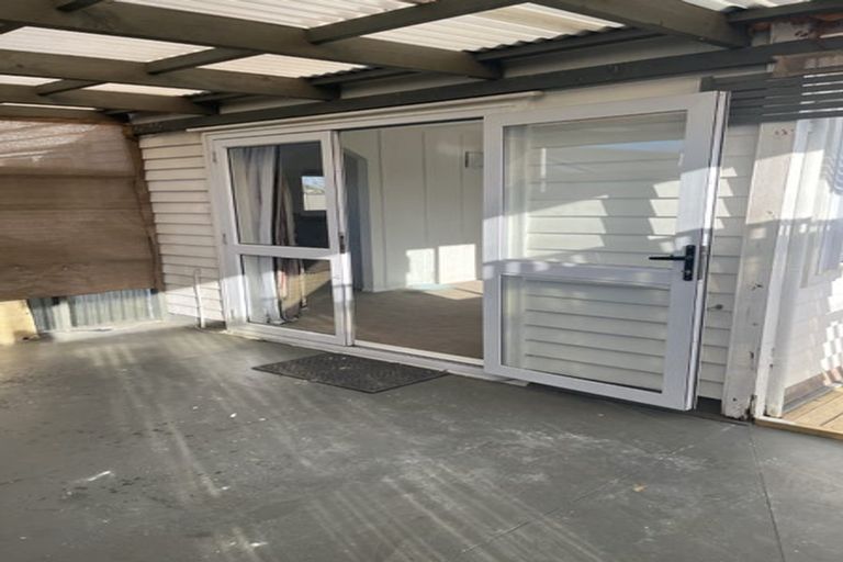 Photo of property in 27 Seaforth Avenue, Mangere Bridge, Auckland, 2022