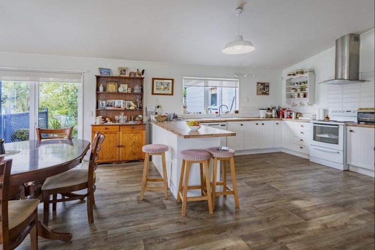 Photo of property in 21 Abbot Avenue, Waipawa, 4210