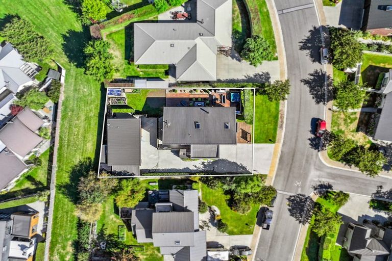 Photo of property in 21 Stonebrook Drive, Wanaka, 9305