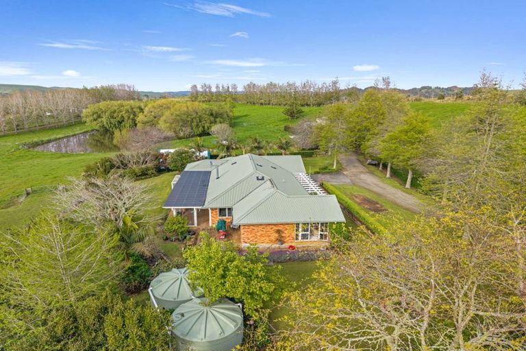 Photo of property in 11 Te Pahi River Drive, Paparoa, Maungaturoto, 0583