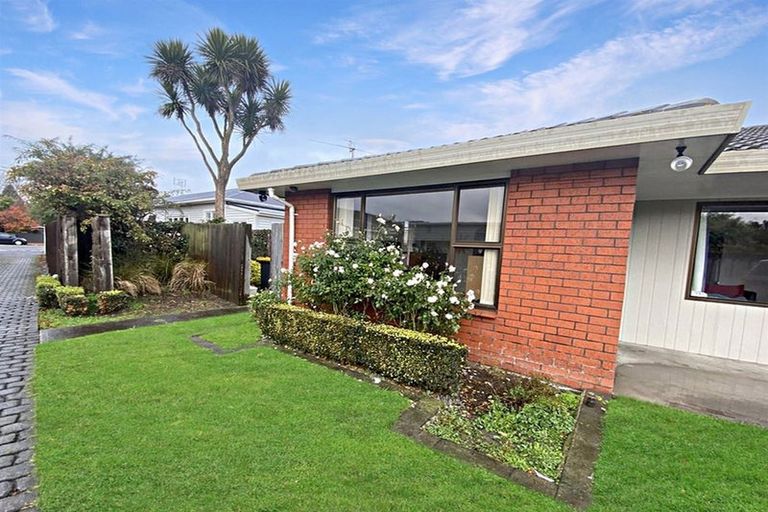 Photo of property in 20a Aorangi Road, Bryndwr, Christchurch, 8053